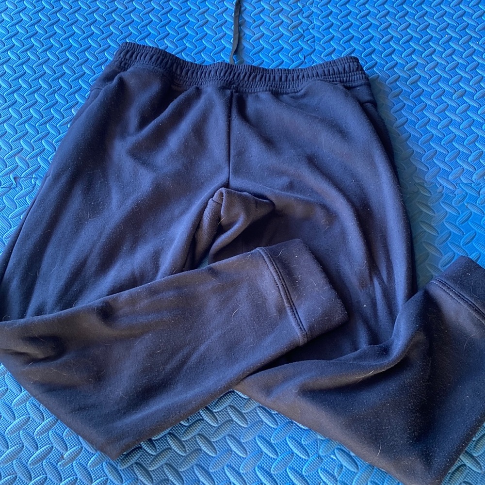 Mens sweatpants.